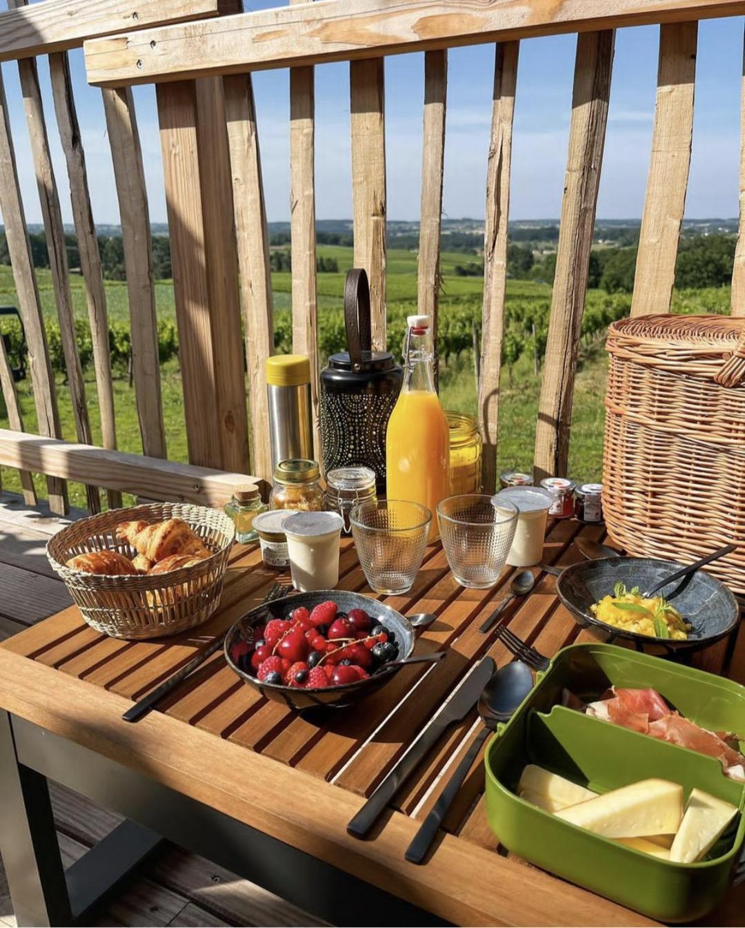 Le Domaine De La Tour Des Vents Bed & Breakfast Bergerac Eksteriør bilde